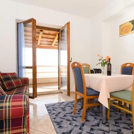 Matusko - One-bedroom With Balcony مْليني