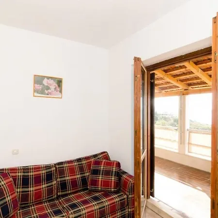 Matusko - One-bedroom With Balcony شقة مْليني